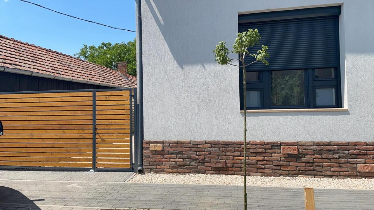 Thermal Apartmanok Raday 4 - Namaste Hajduszoboszlo Bagian luar foto